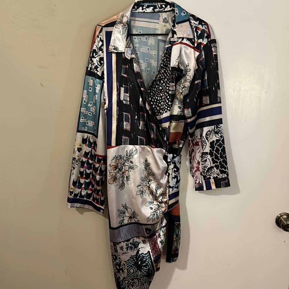 Funky 80s/90s print satin wrap dress